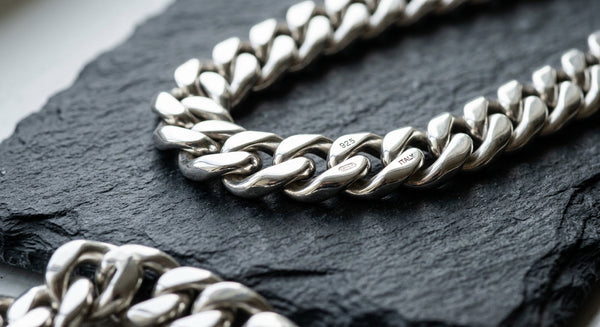 Guide to the Chunky Silver Jewelry Trend in 2024