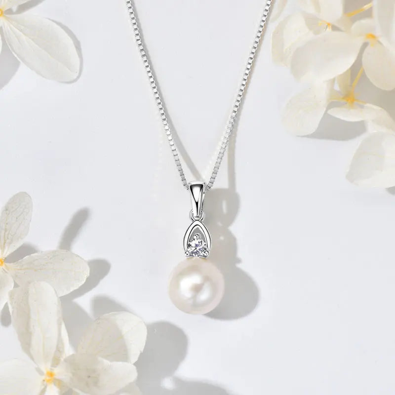 Elegant Pearl Cubic Zirconia Pendant Necklace
