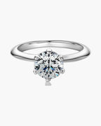 Women's polished silver 925 ring with a brilliant round cut solitaire diamond
