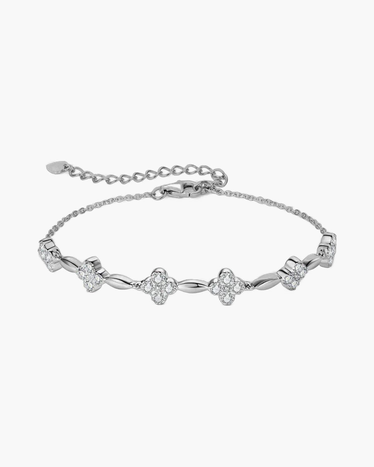 Women's delicate silver 925 bracelet with sparkling clover-shaped cubic zirconia charms